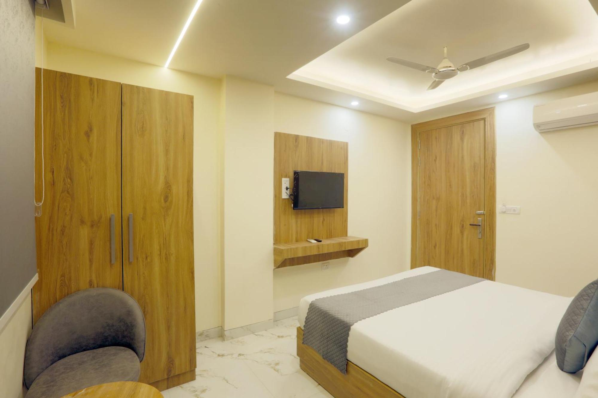 Hotel Luxe Manor Near Delhi Airport Nuova Delhi Esterno foto