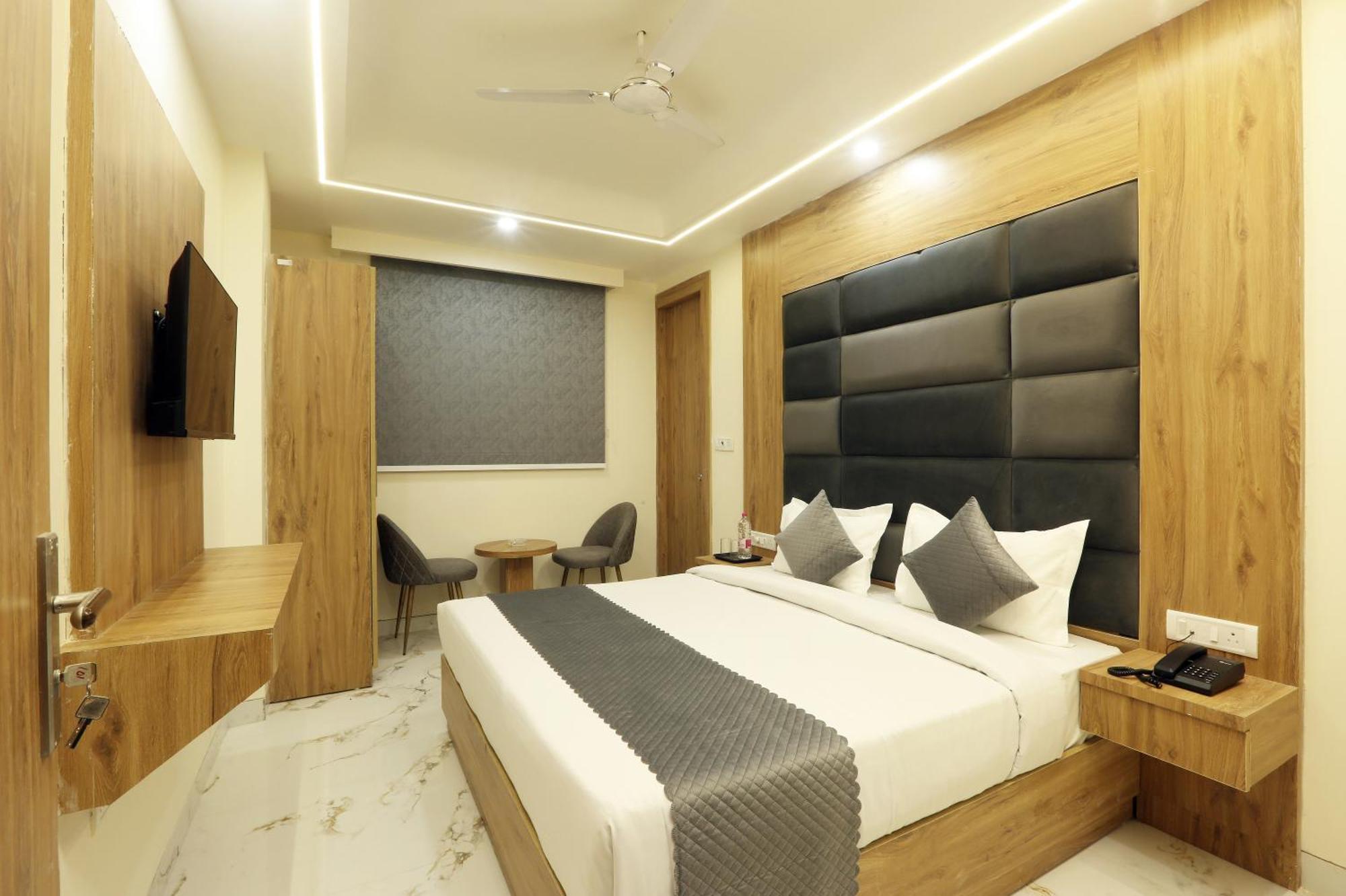 Hotel Luxe Manor Near Delhi Airport Nuova Delhi Esterno foto