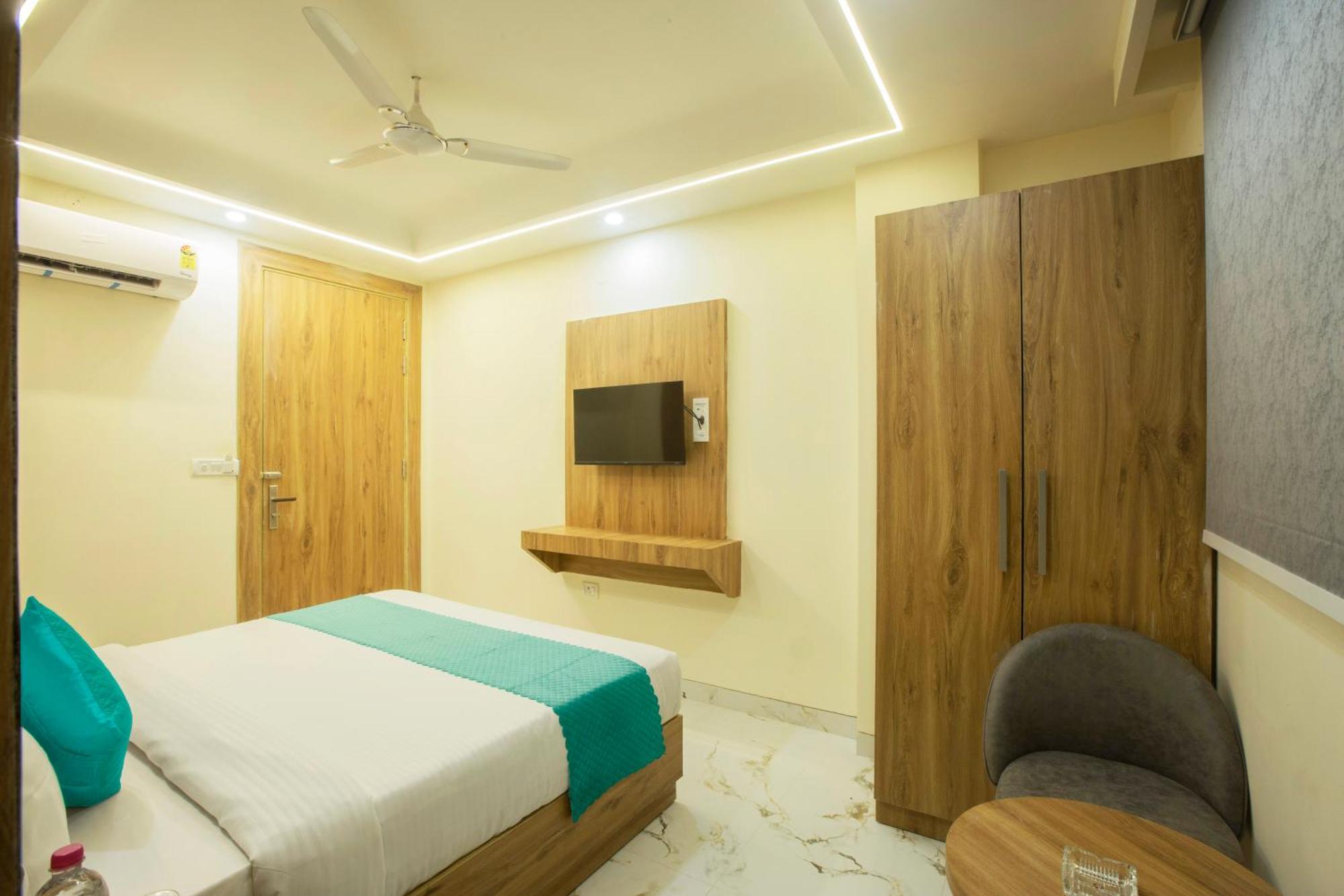 Hotel Luxe Manor Near Delhi Airport Nuova Delhi Esterno foto