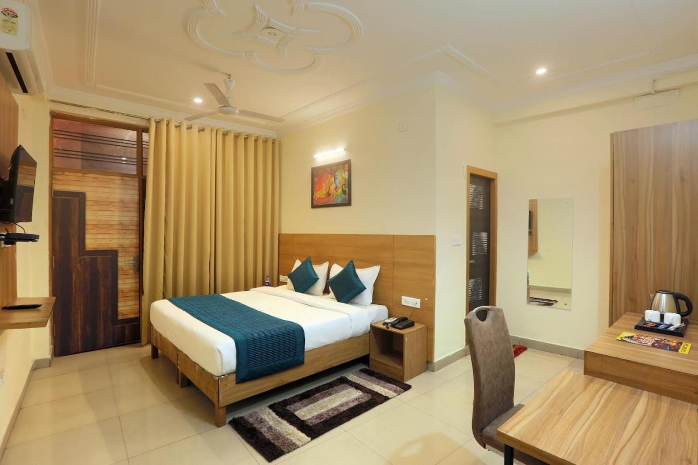 Hotel Luxe Manor Near Delhi Airport Nuova Delhi Esterno foto