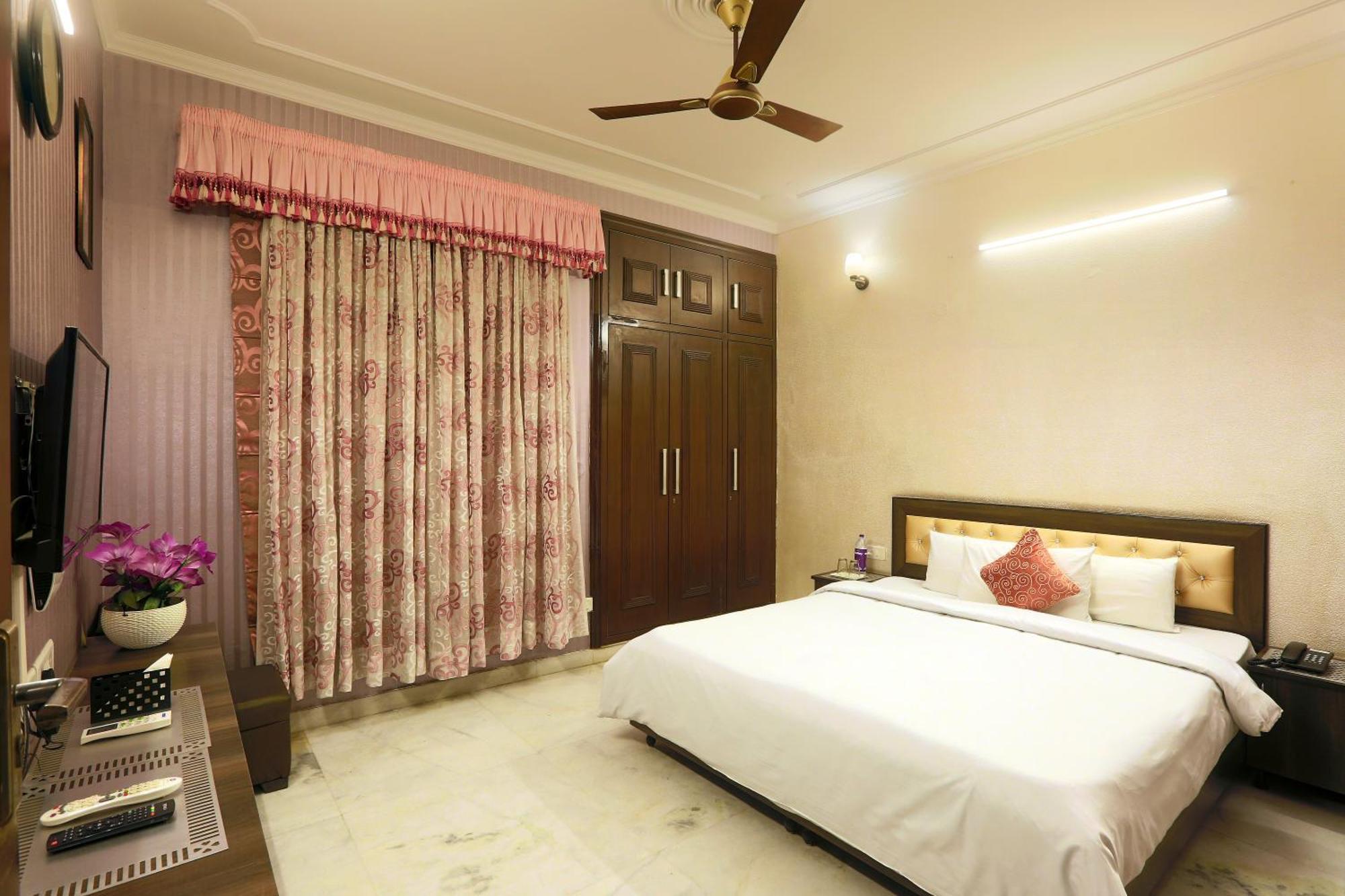 Hotel Luxe Manor Near Delhi Airport Nuova Delhi Esterno foto