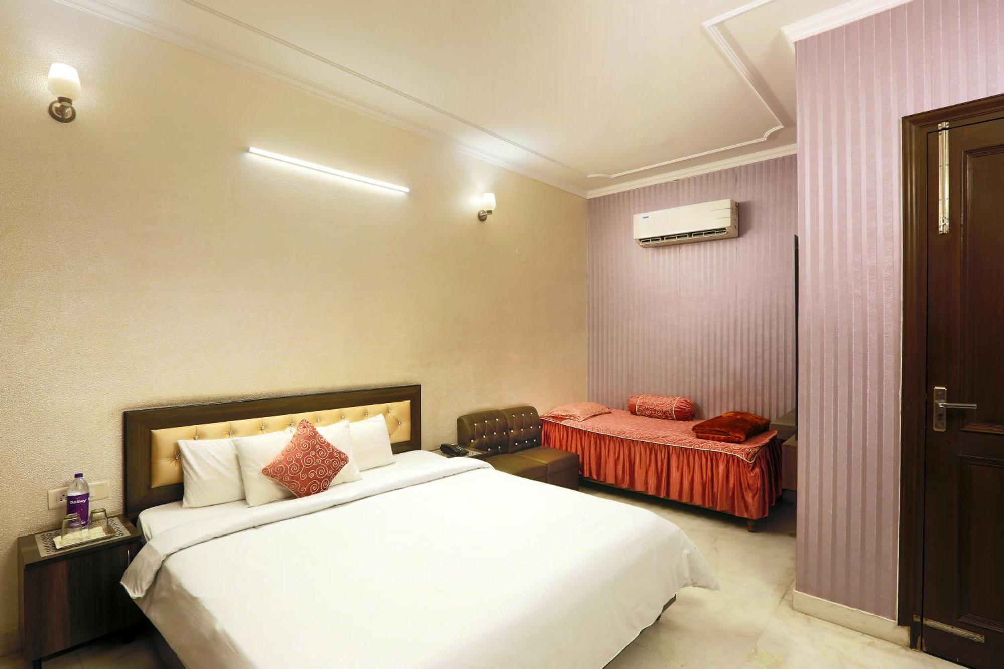 Hotel Luxe Manor Near Delhi Airport Nuova Delhi Esterno foto